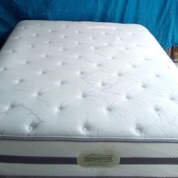 Full Size Mattress (Colchón Full Size)