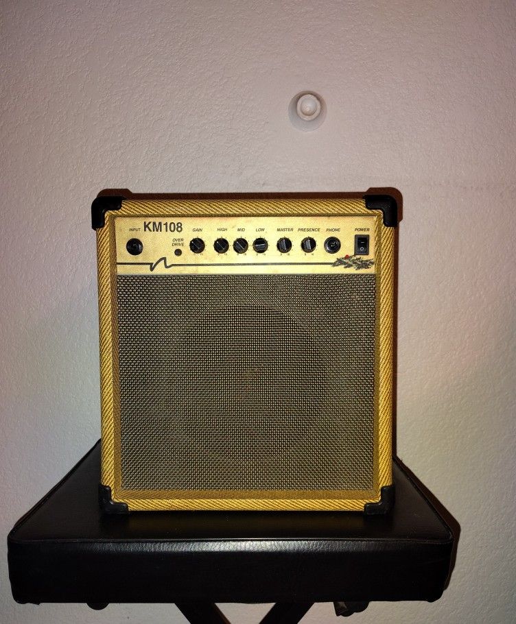 KM 108 Amplifier In great Working Condition Made In Korea