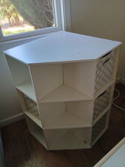 Free corner organizer