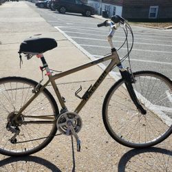 RALEIGH C200 HYBIRD BIKE. M-L. Very Nice