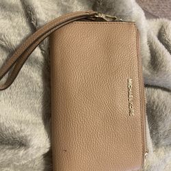 Micheal Kors Jet Set Travel Double Zip 