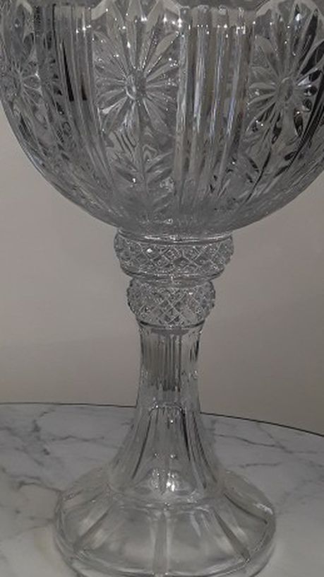 Pedestal Crystal Bowl, Can Be Use As Af Plant Stand. $5 Perfect Condition