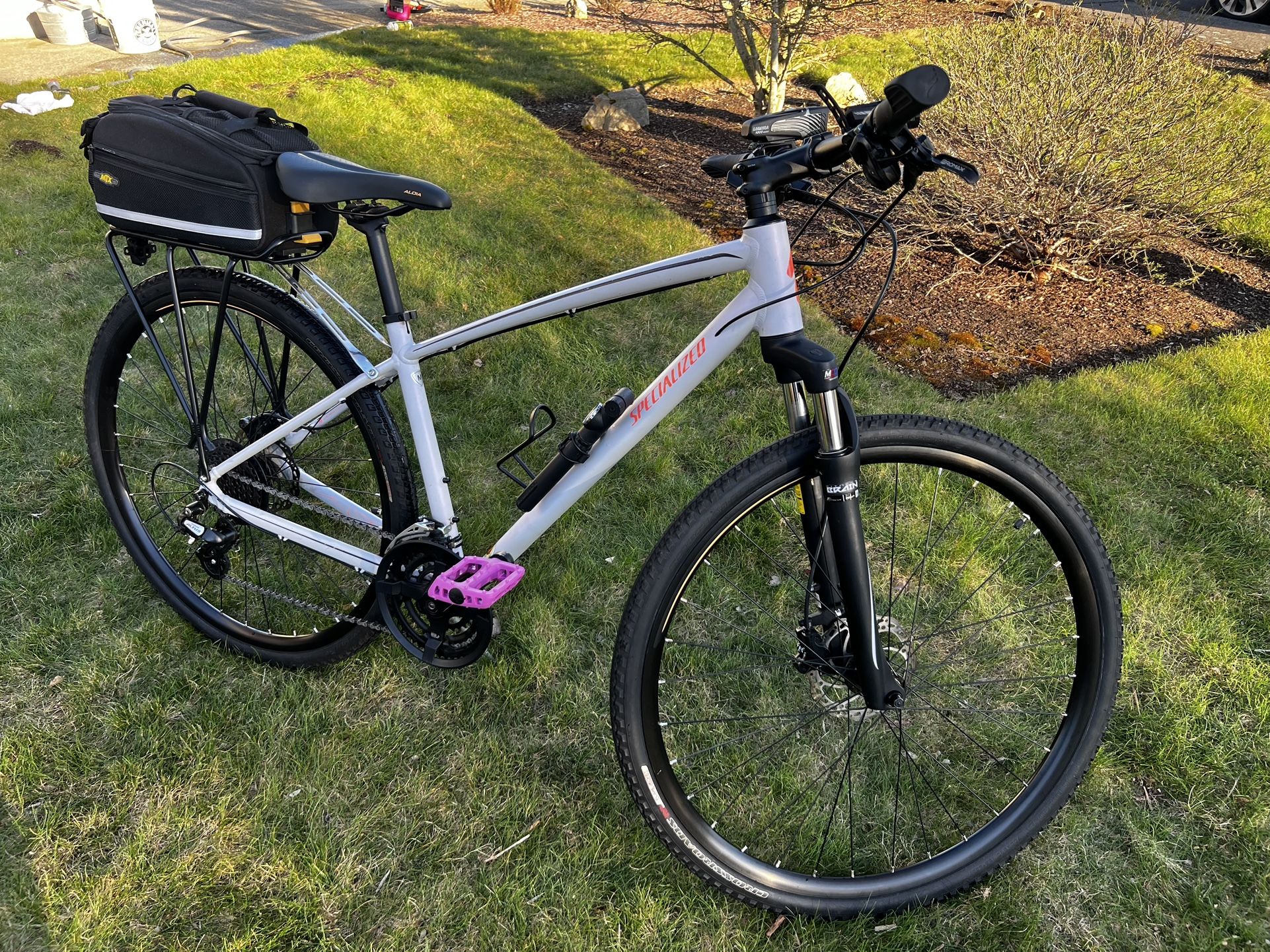 Specialized Ariel With new lights & Bike Rack/bag