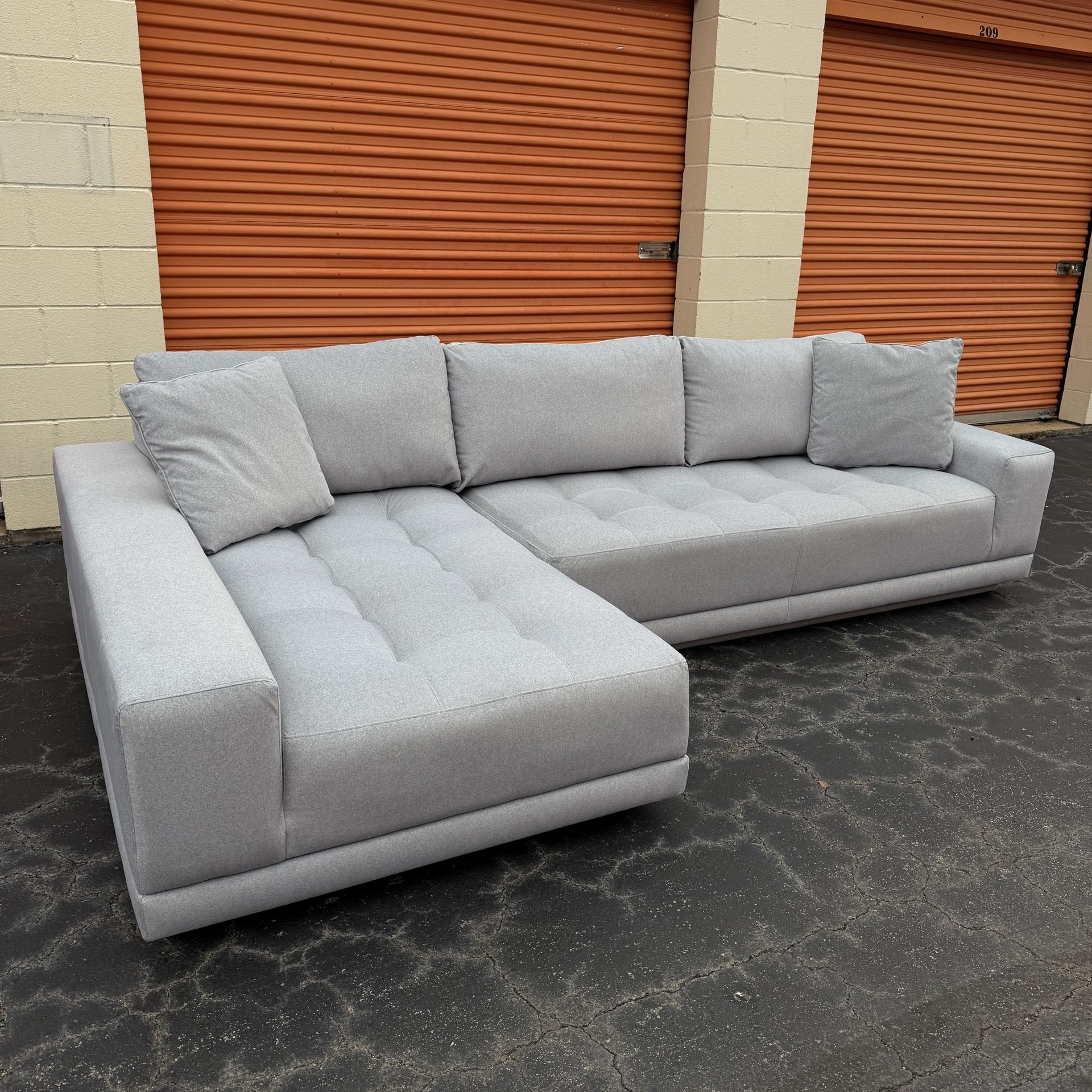 Free Delivery - Soft Floating Modular Sectional Couch from Rooms To Go