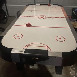 Air Hockey Table