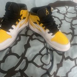 University Yellow Jordan Mids