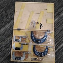 Micrometer Kit 0-6 Inch