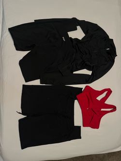 Women’s size small clothing bundle