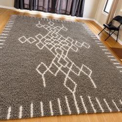 Large Plush Gray & Cream Shag Area Rug – Approx. 9’ x 12’