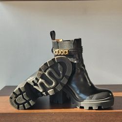 Gucci Shoes Logo Strap High Heel Chelsea Boots Black And Gold