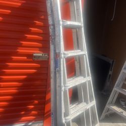 25 foot ladder, 300 pounds