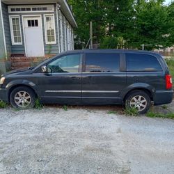 2012 Chrysler Town & Country 