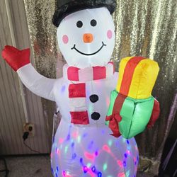 360° Rotating LED Lights 5ft Inflatable Snowman: Upgrade Christmas Blow Up Yard Decoration for Indoor Outdoor Garden Xmas Holiday Decor