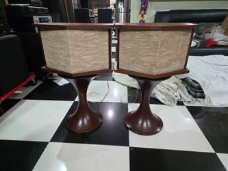 Bose 901 Speakers included special Speakers Stand these are speakers all still original the speakers Stand are not original these are Custom Made heav
