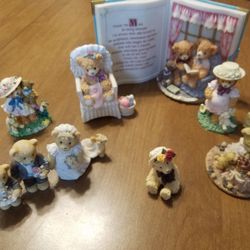 Lot of 10 Teddy Bear Figurines 
- Includes Cherished Teddies And Bainbridge Bears