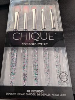 Chique Brand New 5 Piece Set Brushes 