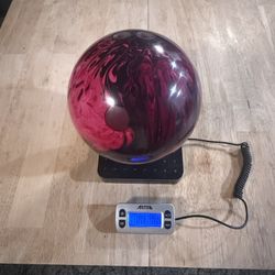 DV8 Deviant Bowling Ball
