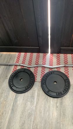 Paramount Los Angeles 25 lb Weight Plates with Curl Bar