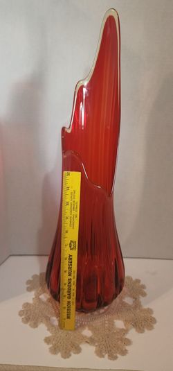 This is a  Vintage (MCM) L.E.SMITH RIBBED PERSIMMON AMBERINA