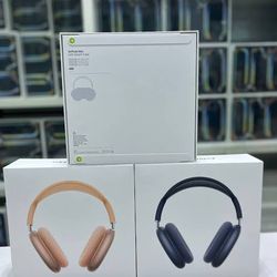 AirPod pro max only 2 left one in light orange and one in dark grey