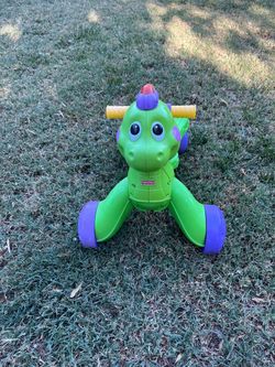 Children’s Cart - Adjustable Tricycle Ride-On , Youth Fisher-Price Trike, for Ages 2-5. In Very Good Condition, ONLY: $15 !!
