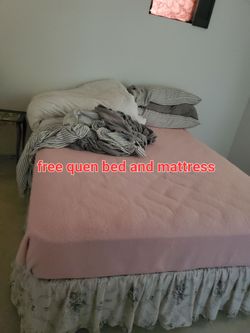 Free quuen bed and mattress