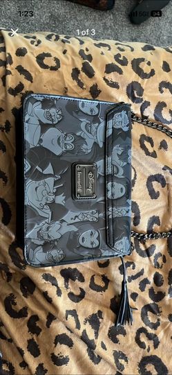 Lounge Fly Crossbody Villains