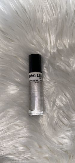 D&G light blue body oil type scent 1/3 oz no alcohol