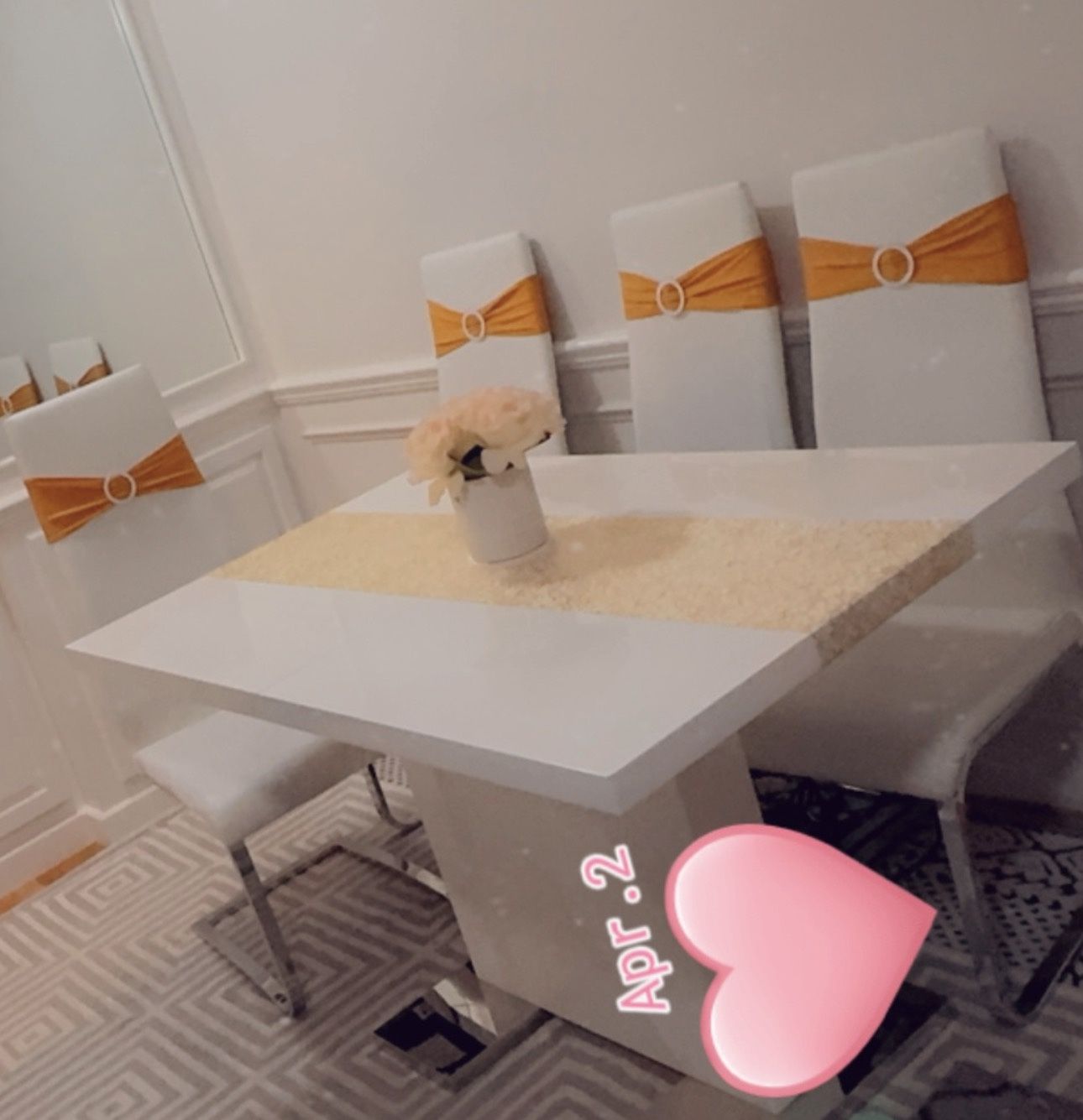 Dining Table 4 Chair One One Table