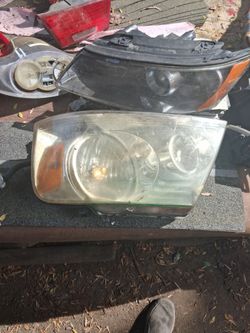 Ford F150 headlights write and left