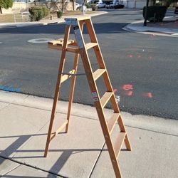 6 Ft New Ladder Works Perfect $35