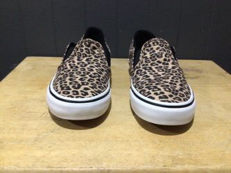 Women’s ….Vans Asher Deluxe Slip-On Sneaker