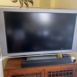 Sony KDL-46XBR2 46” TV