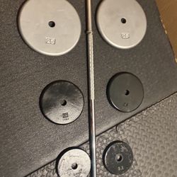 6 ft Steel 20 pounds Standard Barbell with Cast Iron Weight Pates 25#, 10# and 5#.  Total: 100 pounds