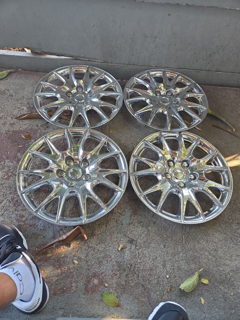 Hubcaps 15