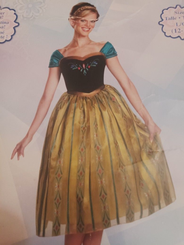 COSTUME