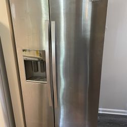 Whirlpool Refrigerator Working Silver 2017 W10706417B