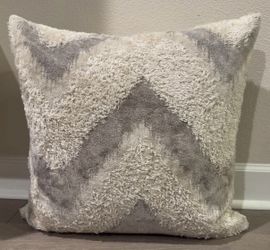Z Gallerie Neutral 22” x 22” Decorative Throw Pillow Aesthetic Mid Century Modern Neutral Bedroom Pillow Natural NWOT