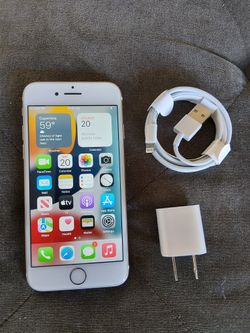 UNLOCKED Apple iPhone 7