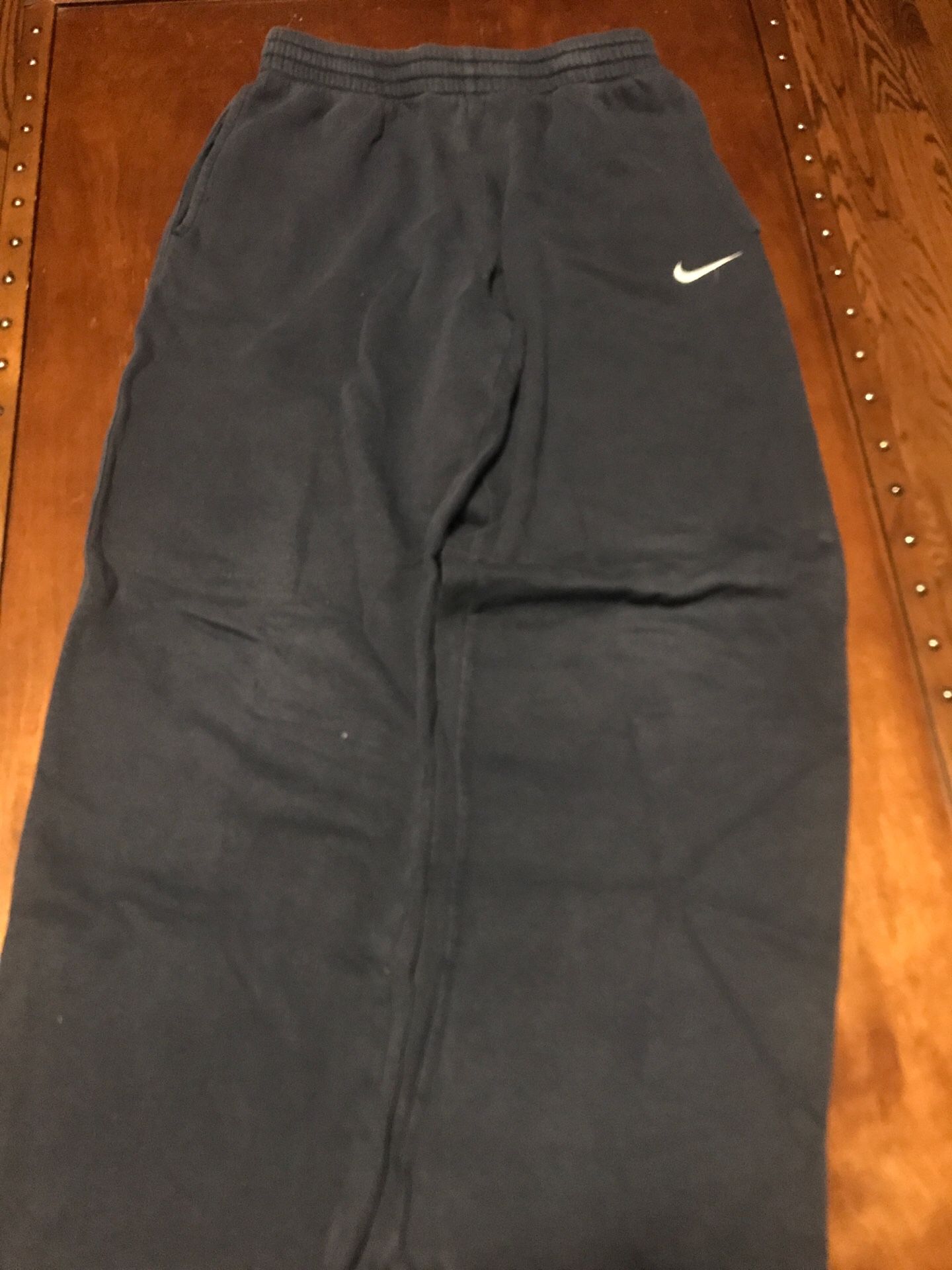 Boy’s size L Navy Nike sweatpants