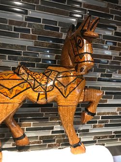 Hand carved & painted 7-piece Wood Horse figure unique like new
