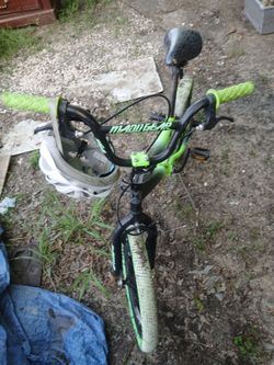 MADD GEAR 20" BIKE BACK TIRE FLAT FREE STYLE  HAS 2 PEGS  $20