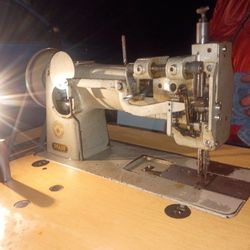 Pfaff Vintage Premium Sewing Machine