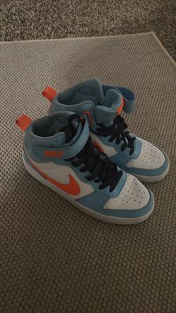 NIKE Court Borough Mid 2