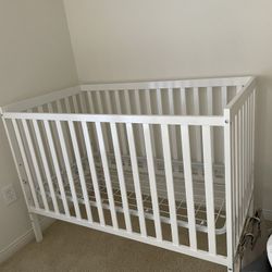 White Crib (almost brand new)