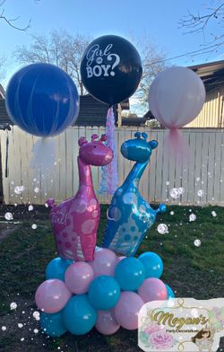 Gender Reveal Balloon Bouquet 👣