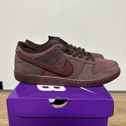 NIKE SB DUNK “CITY OF LOVE BURGUNDY CRUSH”