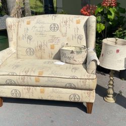 Loveseat Lamp And Basket
