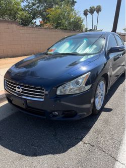 Nissan maxima