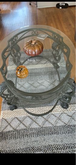 Oval glass table